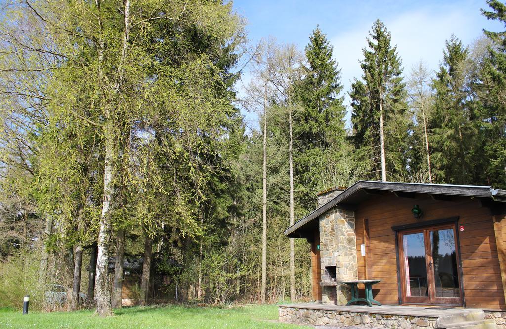 Village De Vacances De Vencimont Vonêche Zewnętrze zdjęcie