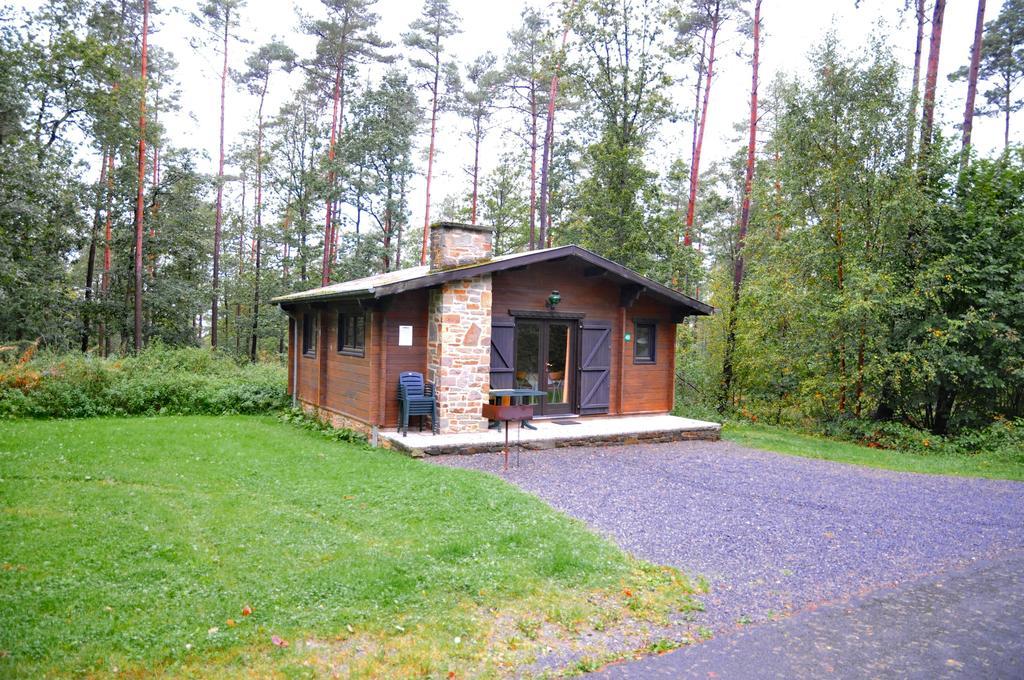 Village De Vacances De Vencimont Vonêche Zewnętrze zdjęcie