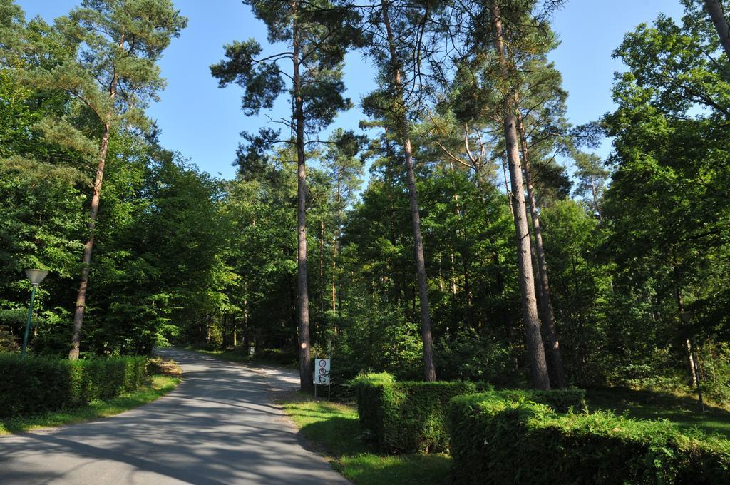 Village De Vacances De Vencimont Vonêche Zewnętrze zdjęcie