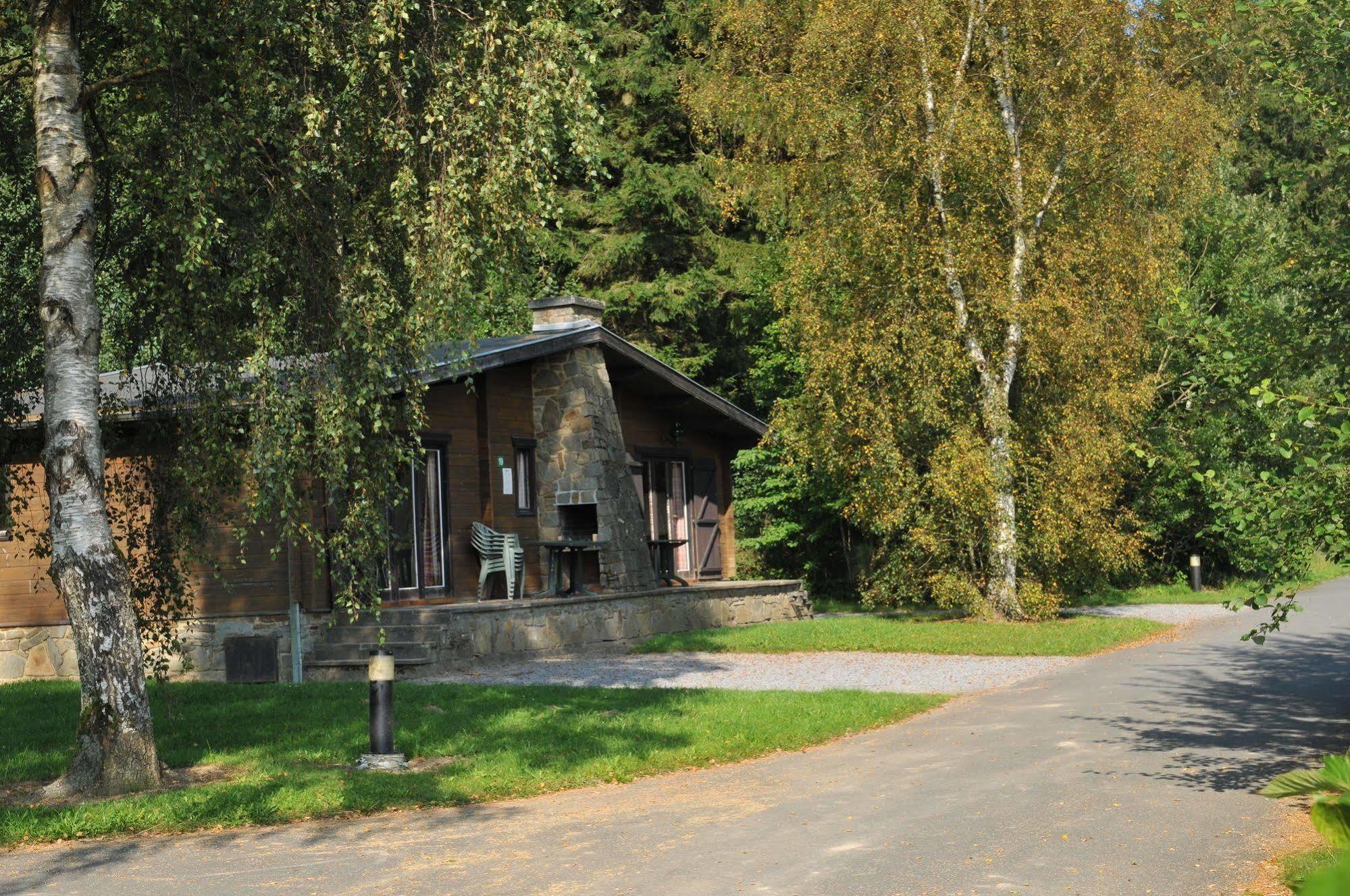 Village De Vacances De Vencimont Vonêche Zewnętrze zdjęcie