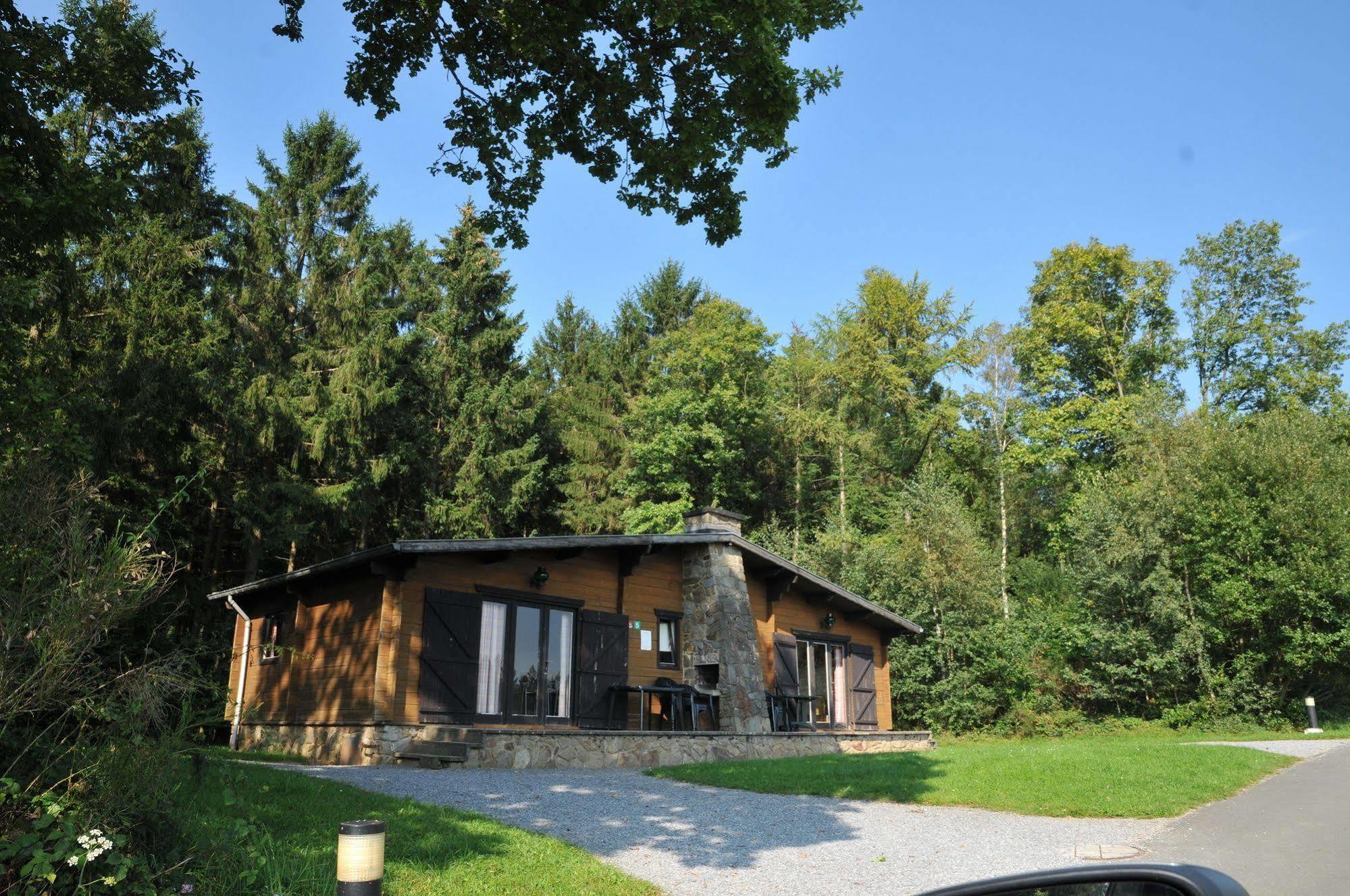 Village De Vacances De Vencimont Vonêche Zewnętrze zdjęcie