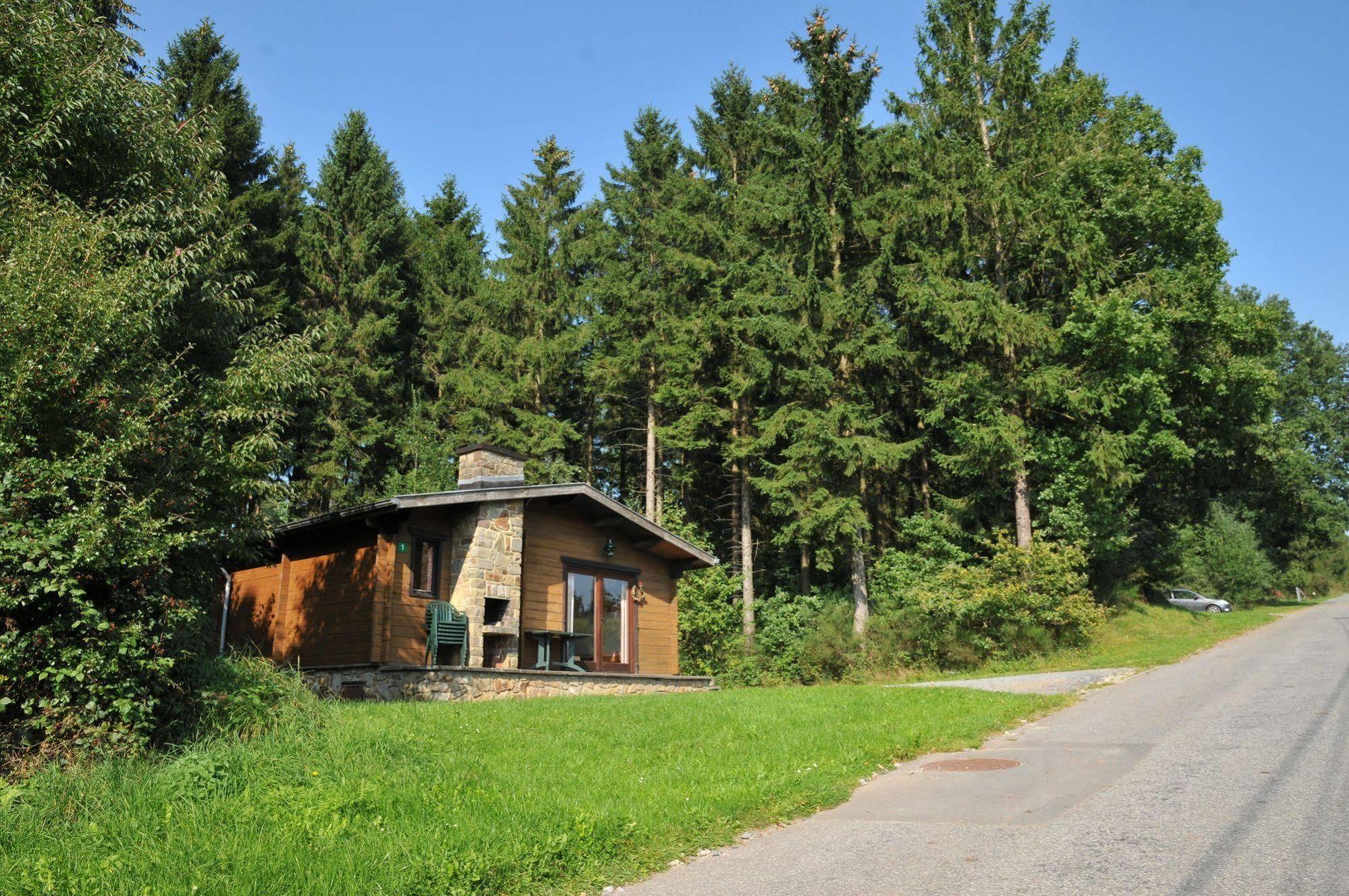 Village De Vacances De Vencimont Vonêche Zewnętrze zdjęcie