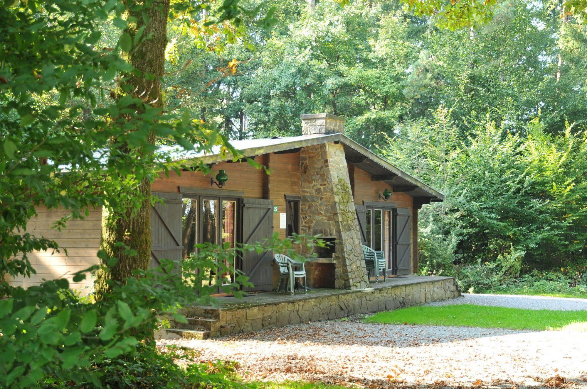 Village De Vacances De Vencimont Vonêche Zewnętrze zdjęcie