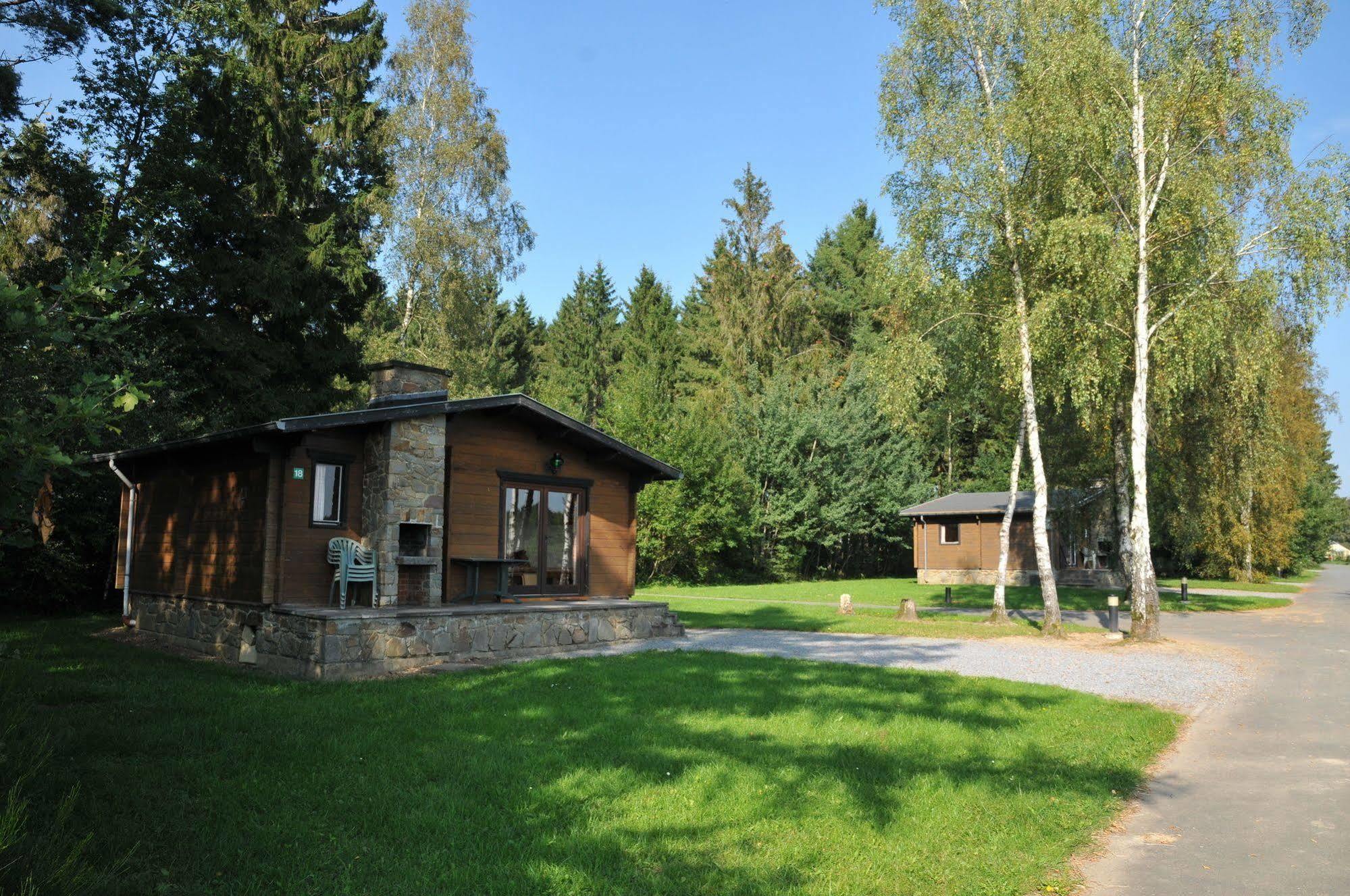 Village De Vacances De Vencimont Vonêche Zewnętrze zdjęcie