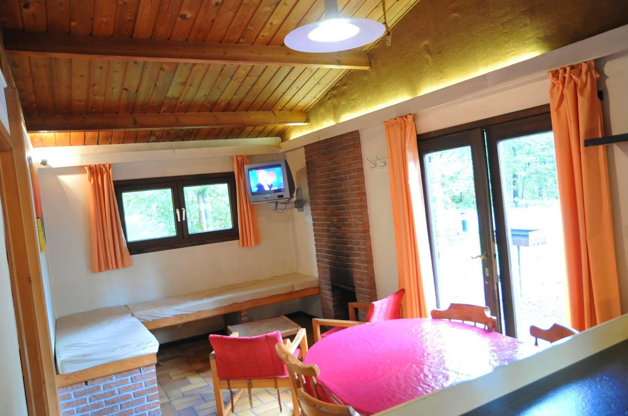 Village De Vacances De Vencimont Vonêche Zewnętrze zdjęcie