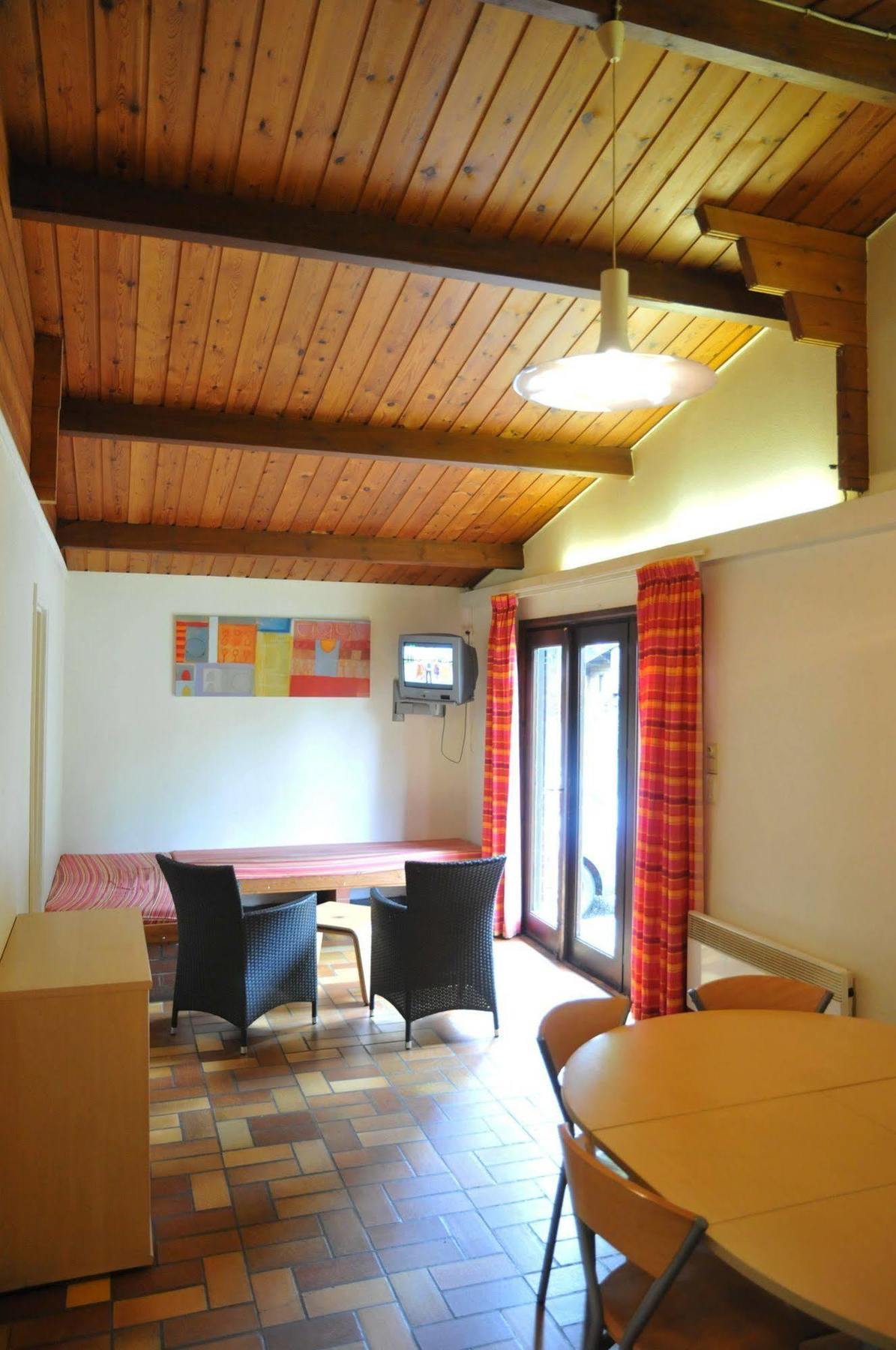 Village De Vacances De Vencimont Vonêche Zewnętrze zdjęcie
