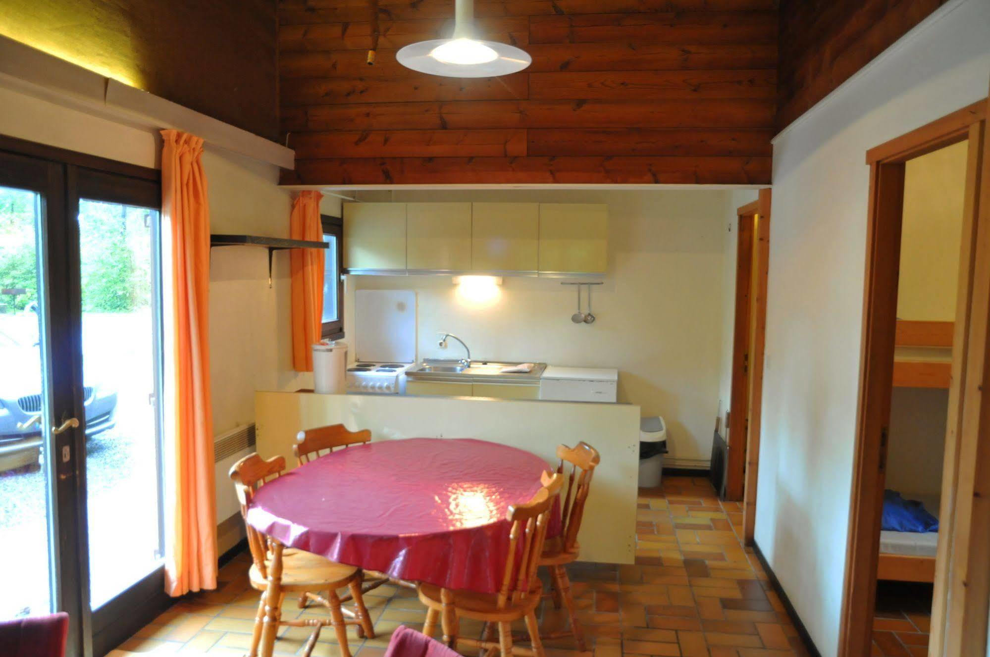 Village De Vacances De Vencimont Vonêche Zewnętrze zdjęcie