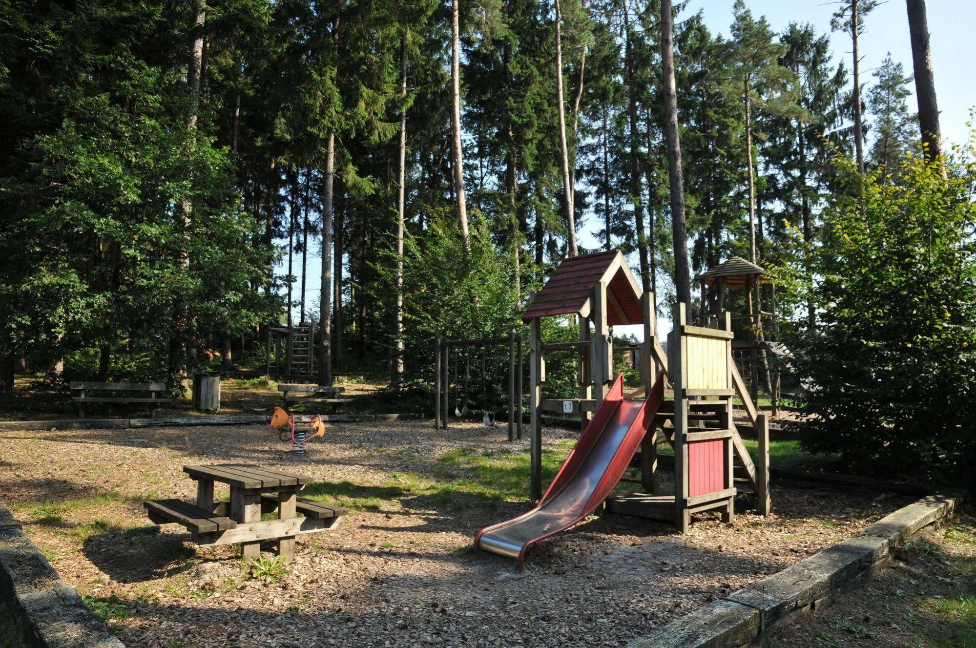 Village De Vacances De Vencimont Vonêche Zewnętrze zdjęcie